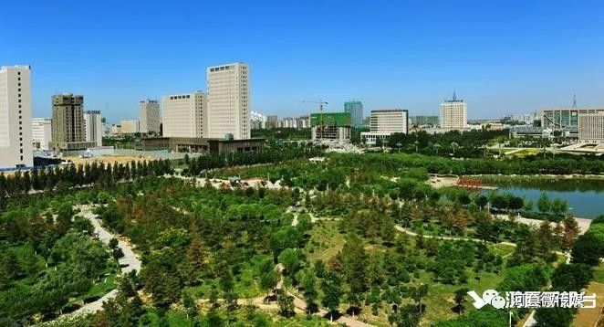 巴彦淖尔巷弄间的美食秘境探索